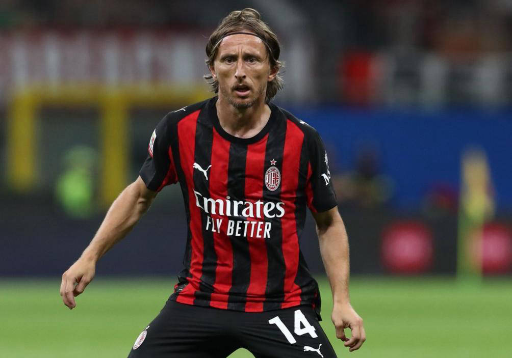 维蒂尼亚是第九位欧冠对英格兰球队戴帽球员，也是葡萄牙首人