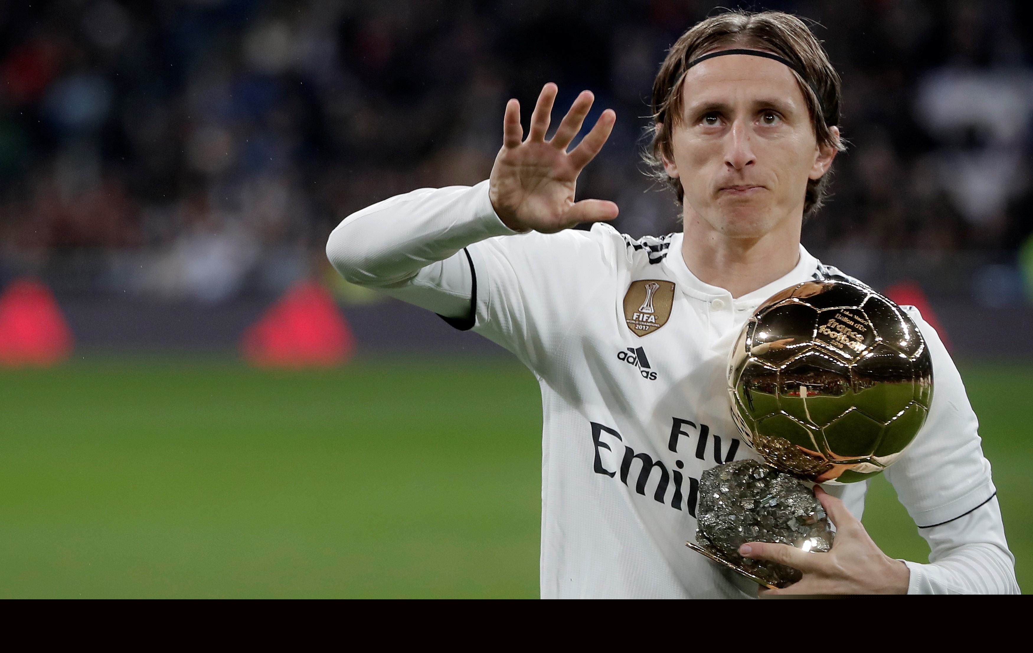 太阳报：贝克汉姆在一家高档酒吧举办派对，庆祝自己封爵