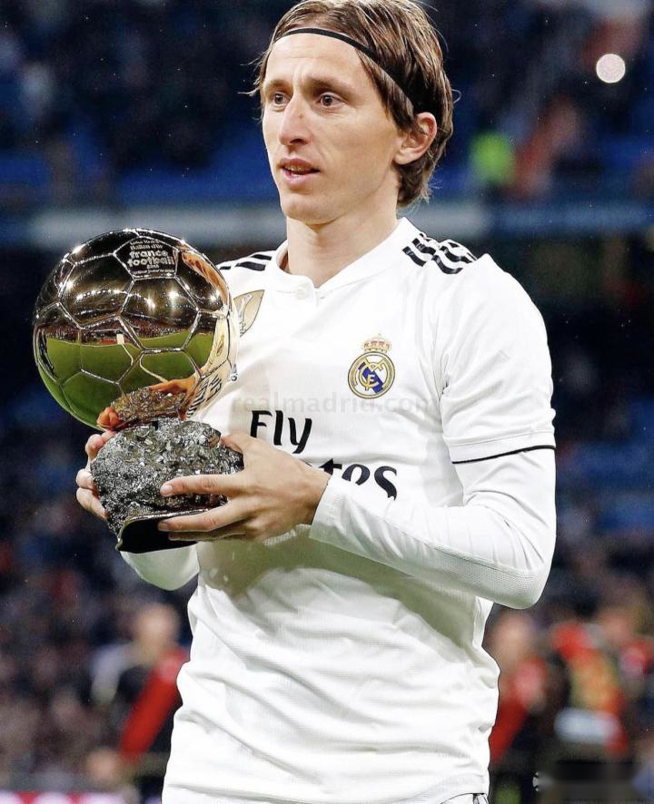 皇马对阵塞尔塔大名单：阿诺德因伤缺阵，卡马文加在列